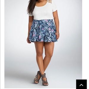 Paisley Print Pleated Shorts Sz 6